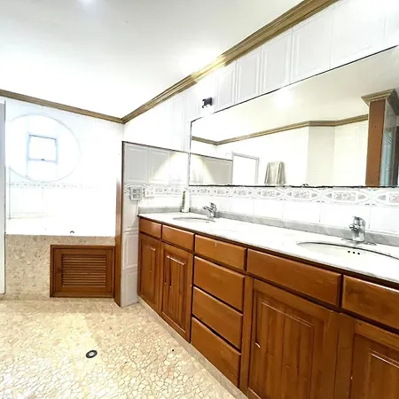 Сasa de vacaciones Private House - 4 Pisos - 100 Mts De La Playa *