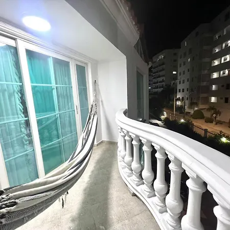 Сasa de vacaciones Private House - 4 Pisos - 100 Mts De La Playa Cartagena